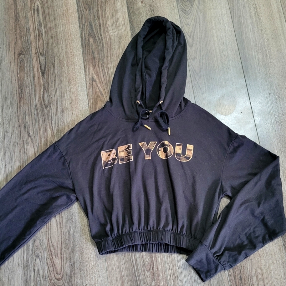 Sommer Ray Crop Hoodie